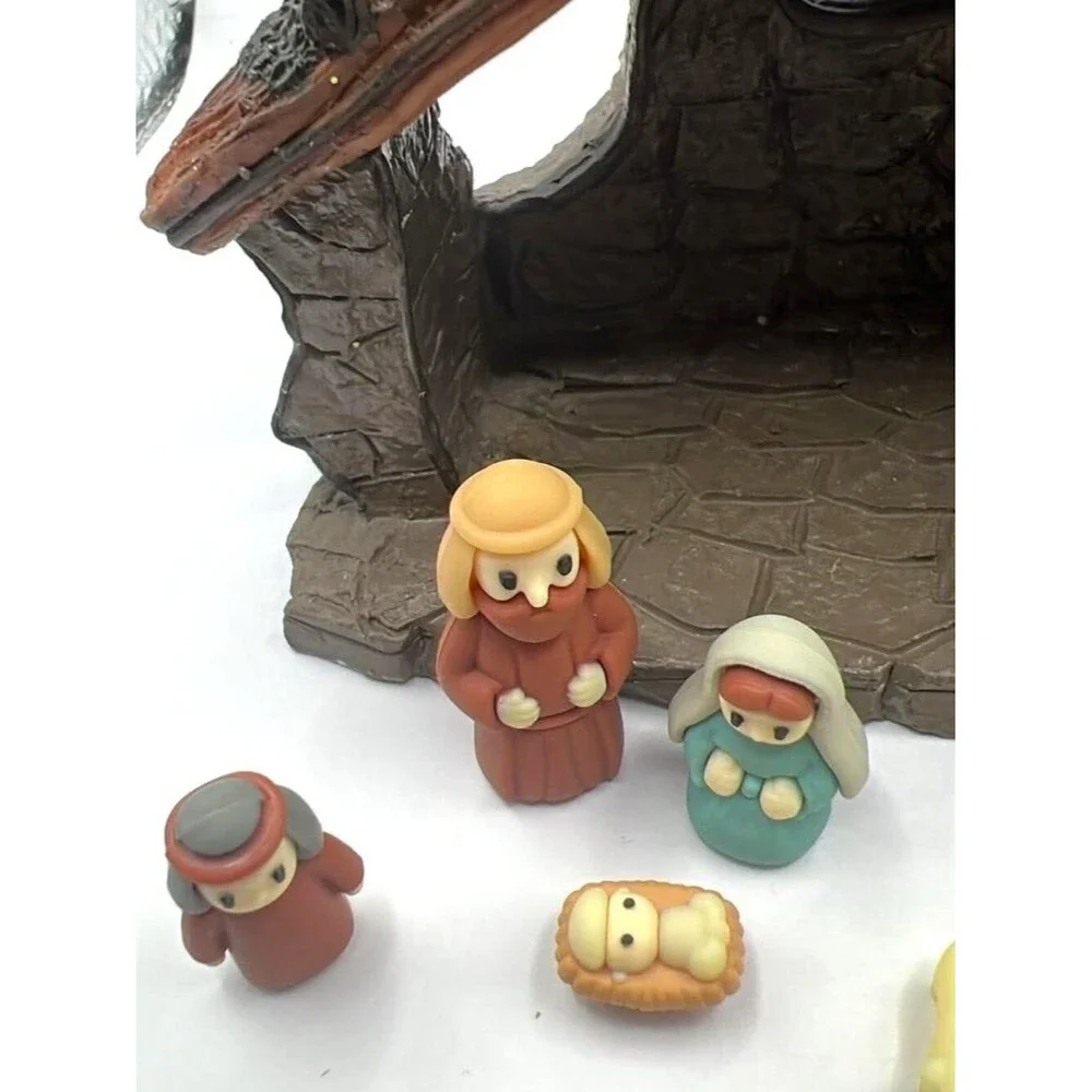 Miniature Nativity Scene Set • Stable + Figurines • Christmas Decor